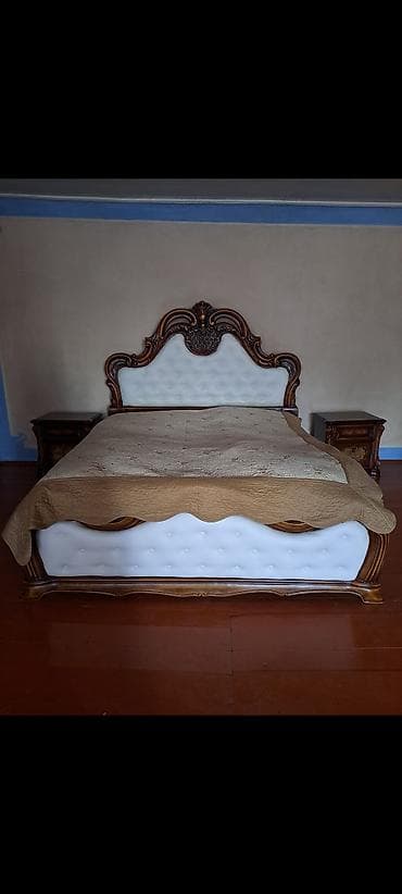 güzgülü mebel dəsti: Klassik üslubda yataq otağı dəsti - Yataq: Taxt çərçivəsi — 2