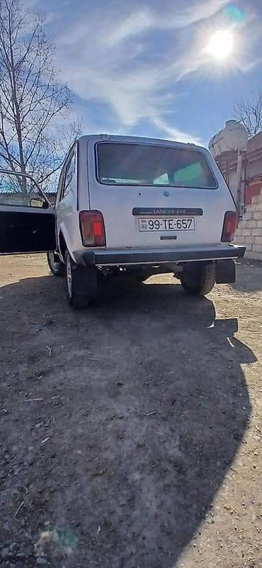 opel omega b: VAZ (LADA) 4x4 Niva: 1.7 l | 1983 il 280000 km Sedan — 4