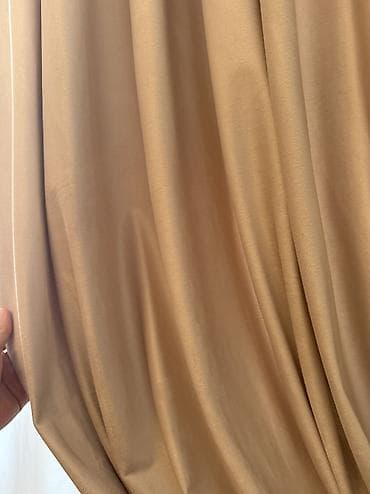 norm 400 marka qiymeti: Perde satılır uzunluq 3 metr en 3 metreden yıgılmadır 120 manata — 2