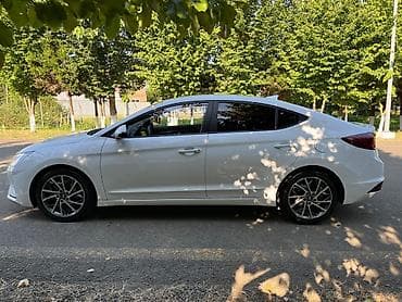 hw 8 pro max: Hyundai Elantra: 1.6 l | 2019 il Sedan — 4