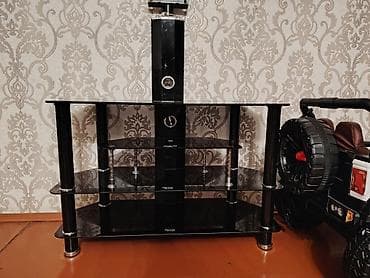 TV altlığı: Düz TV altlığı, Polkalı, Şüşəli — 1