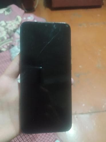 silver et ceken: Məhsul: Qara rəngli telefon üçün qoruyucu örtük (case) Təsvir: - — 5