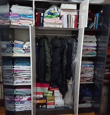 işlənmiş skaf: İşlənmiş, 3 qapılı, Güzgülü, Açılan, Düz dolab — 1