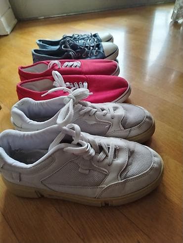 Səndəl və şəp-şüplər: 3 cüt idman ayaqqabısı dəsti Hamısı bir yerdə 10 manat. - Növlər: • — 2