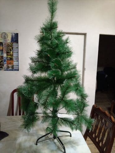 Pərdə və jalüzlər: Süni şam ağacı - Material: plastik iynələr, elastik budaqlar - Rəng — 1