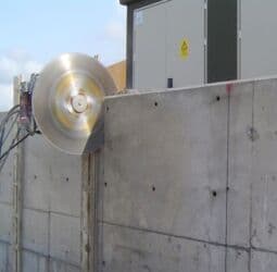 Комбинезоны: #Betonkesme #betondeşmə Beton kubik kərpic - dən kəsim deşim — 4