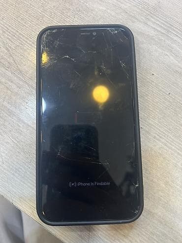 iphone 8pulus: IPhone 11, Qara, Qırıq — 2