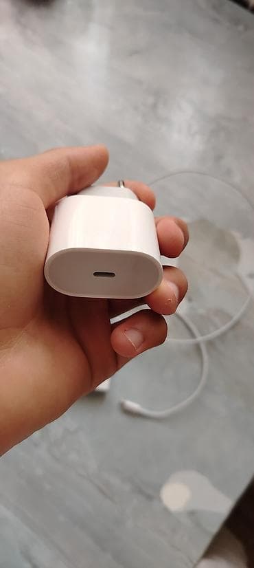 adapt: USB‑C divarlı şarj adaptoru və USB‑C – Lightning kabeli dəsti - Rəng — 2