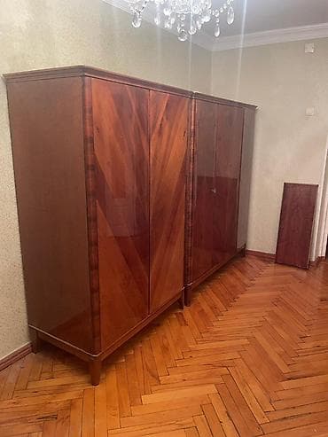 islenmis qapi satiram: Dolab ve kuxna dolabi chox yaxshi veziyyetde ikisi birlikde 100 azn — 2