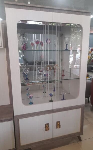 Оборудование для красоты и эстетики: Стеклянная витрина-шкаф, Б/у, Самовывоз — 1