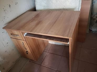 Yazi stolu cox kefiyetli duzeldilib