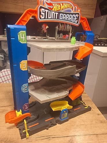 Uşaq geyimi və ayaqqabıları: Uşaq üçün şəhər-nəqliyyat oyuncaq dəsti Məzmun: - Böyük qırmızı — 6