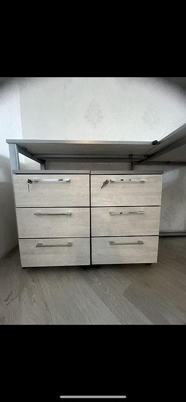 Ofis üçün L formalı iş masası və 2 ədəd çekmeceli tumbalı modul - — 2