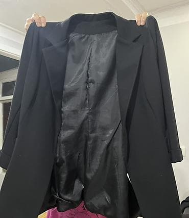Qara klassik bleizer - Rəng: qara - Dizayn: klassik, düz kəsim;