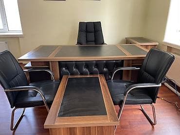 Ofis mebel dəsti Tərkibi: - Böyük rəhbər masası – taxta (qoz rəng — 3