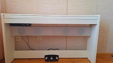 piyana: Model: Korg LP 380. Rəng-ağ. Vəziyyət-yaxşı. Qiymət-2000azn — 2