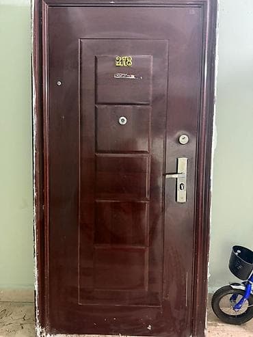 Mənzil üçün İşlənmiş Giriş qapısı Glazok ilə, Ödənişli çatdırılma — 3