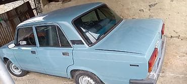 vaz 2107 tekeri: VAZ 2107 sedan – açıq mavi rəng. Xüsusiyyətlər: - Kuzov: 4 qapılı — 3