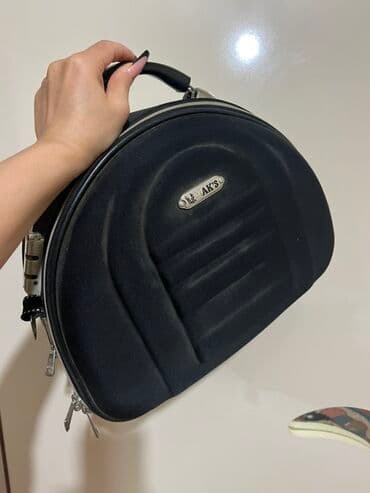 wolt cantası: Kosmetika və fərdi əşyaların saxlanması üçün nəzərdə tutulmuş qara — 1