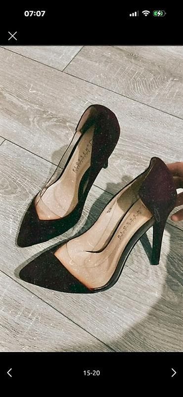 Босоножки, сандалии, шлепанцы: Her Biri Tecili 20 azndi‼️ çox münasib qiymete, baha alinib her biri — 5