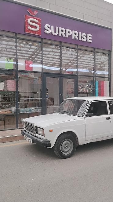 lada 2105: Maşın barterdə olunur üstünlük avtamat 190 yeskaya verilir ama digər — 3