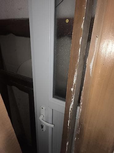 PVC qapı – ağ rəng, şüşəli üst panel tecili satılır tam sağlam lalafo.az -da PVC qapı – ağ rəng, şüşəli üst panel tecili satılır tam sağlam