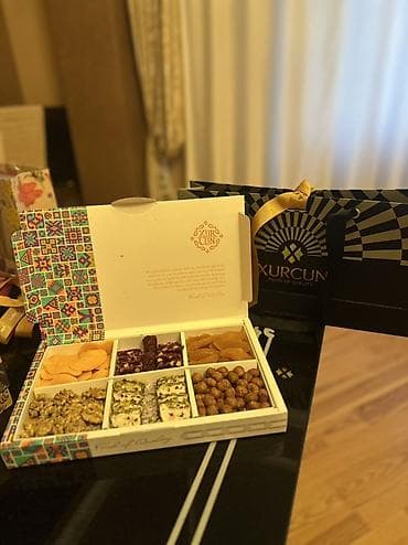 stolustu sufreler: “XURCUN” hədiyyəlik qutu – premium quru meyvə və şirniyyat assortisi — 1