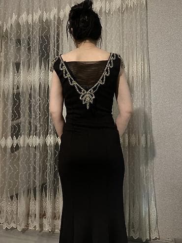 debli donlar instagram: Zərif qara ziyafət donu - Uzun, bədənə oturan siluet, aşağı hissədə — 4