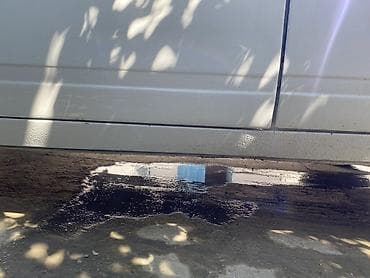 trakdor t 28: VAZ 2104, ağ rəngli, universal kuzov. Xüsusiyyətlər: - 5 qapılı — 5