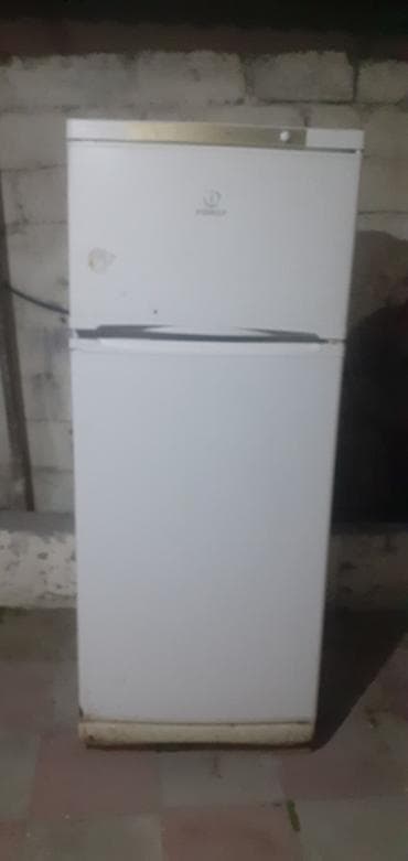 soyuducu islemis: 2 qapılı Indesit Soyuducu Satılır, rəng - Ağ — 3