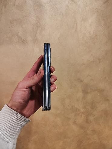 samsumg s10: Samsung Galaxy Z Fold 4, 256 GB, rəng - Boz, Barmaq izi — 7