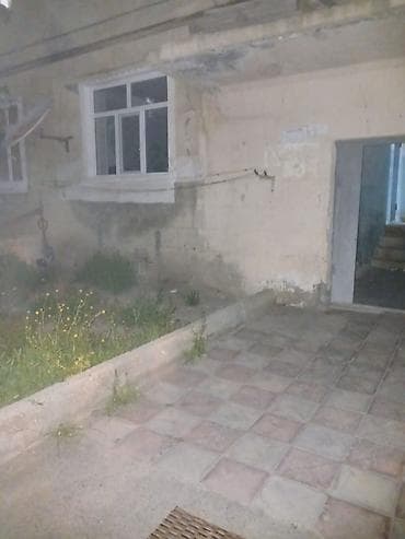 2 otaqlı mənzil – 1-ci mərtəbə.İcra hakimiyyətinin arxası.Sədiyar