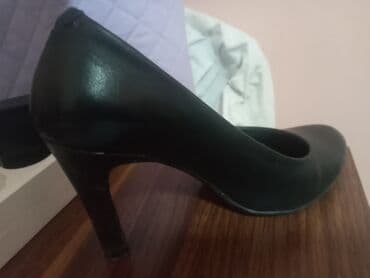 женские толстовки на молниями: Туфли, Размер: 35, цвет - Черный, Б/у — 4