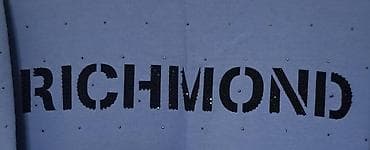Свитшот Richmond, размер S, надет пару раз, в отличном состоянии. Цена — 2