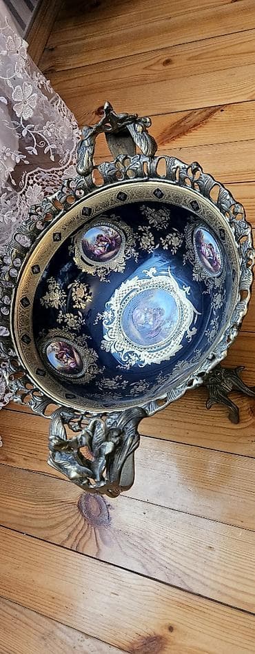 en ucuz kombi: Latundan olan qablar 2 eddeddir islenmeyib .Satisda cox bahadir — 1