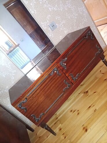 işlənmiş taxdalar: İşlənmiş, Termolar, Taxta, Çatdırılma yoxdur — 2