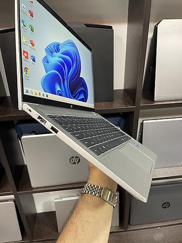 probook: HP ProBook, 14 ", Intel Core i7, 256 GB — 2