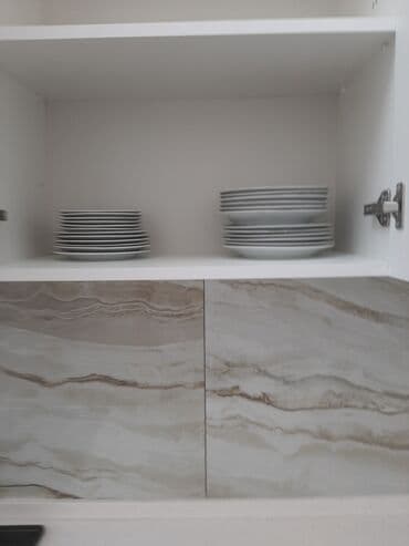 bakıxanov kiraye ev: 28 May metrosundan 700-800şərq bazarından 100 metr məsafədə 177 — 25