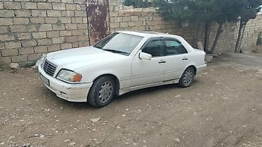 mercedes 208 d: Mercedes-Benz 200: 2.5 l | 1994 il — 3