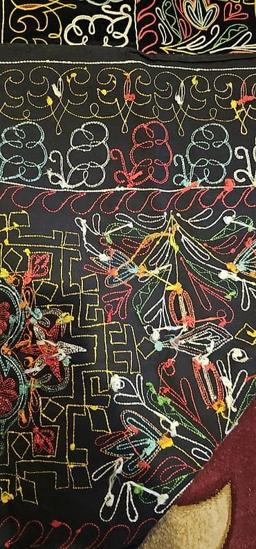 Tekstil: Şəki təkəlduz qədim 100 yaxin yaşi var .Ənənəvi naxışlarla bəzədilmiş — 3