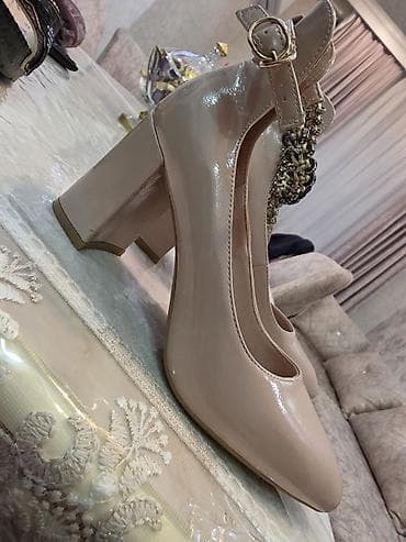 tufli: Qadın ayaqqabıları dəsti - Model 1: Bej rəngli, parlaq laklı — 2