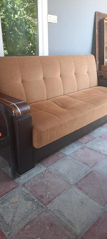 Qonaq otağı dəsti – divan və 2 kreslo yaxşı vəziyyətdə. - Tərkib: 1 at lalafo.az Qonaq otağı dəsti – divan və 2 kreslo yaxşı vəziyyətdə. - Tərkib: 1