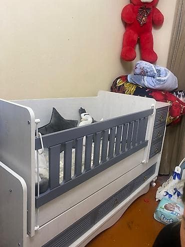 Beşiklər: Oğlan və qız üçün, Dördbucaq, Beşik, Dəstsiz, Matras ilə, Yellənmə mexanizmsiz — 2