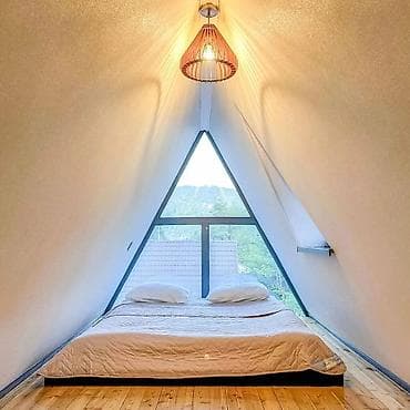 bag evleri: Lerikdə meşə ilə əhatələnmiş, müasir şüşə fasadlı A-frame tipli villa — 5
