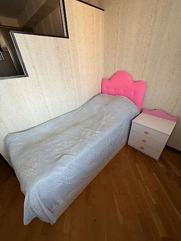 taxta komod: Qız üçün, İşlənmiş, Təknəfərlik çarpayı, Komod, Tumba — 1