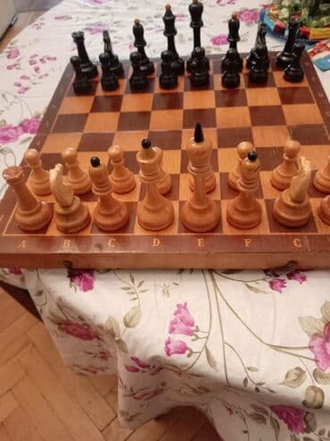 Maskalar, eynəklər: Taxta şahmat dəsti - Material: tam ağacdan hazırlanmış qatlanan — 1