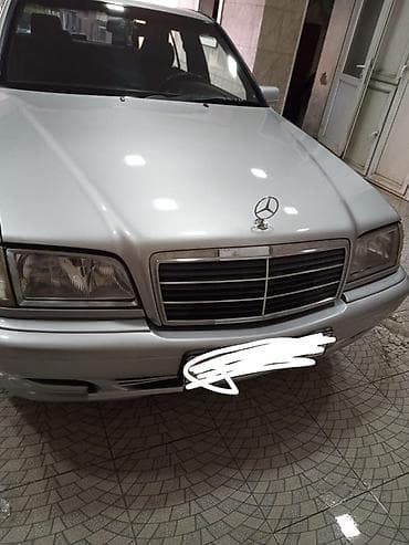 mersedes kupe: Mercedes-Benz C 180: 1.8 l | 1999 il Sedan — 2