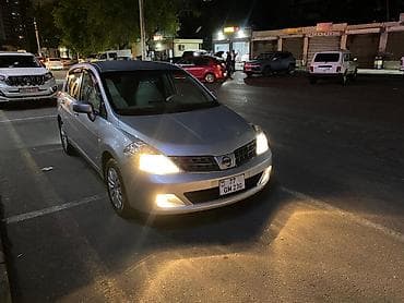 passat diskleri: Nissan Tiida hatchback – gümüşü rəng Xüsusiyyətlər və təchizat: - — 3