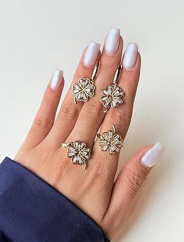 Qol saatları və aksesuarlar: Qızılı rəngdə zinət dəsti – üzüklər, sırğalar və kulon qeyd edim ki — 5