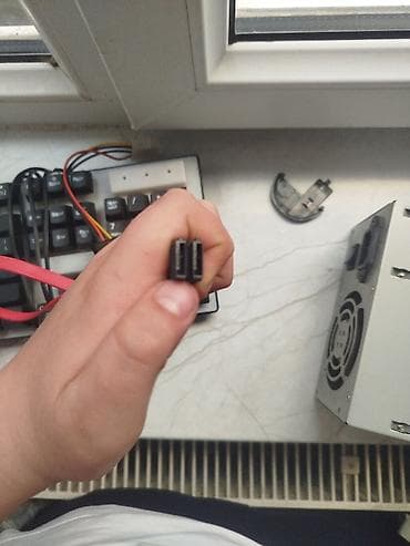 kampütür: SATA güc adapteri – Molex (4-pin) dişidən SATA güc (15-pin) çıxışa — 1